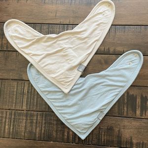 EUC - kyte baby bibs x 2 colors Fog and Oat
